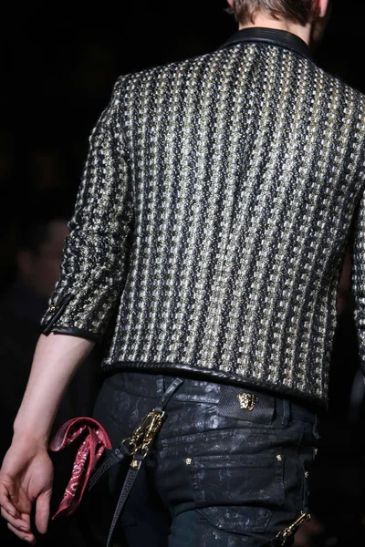Look 128